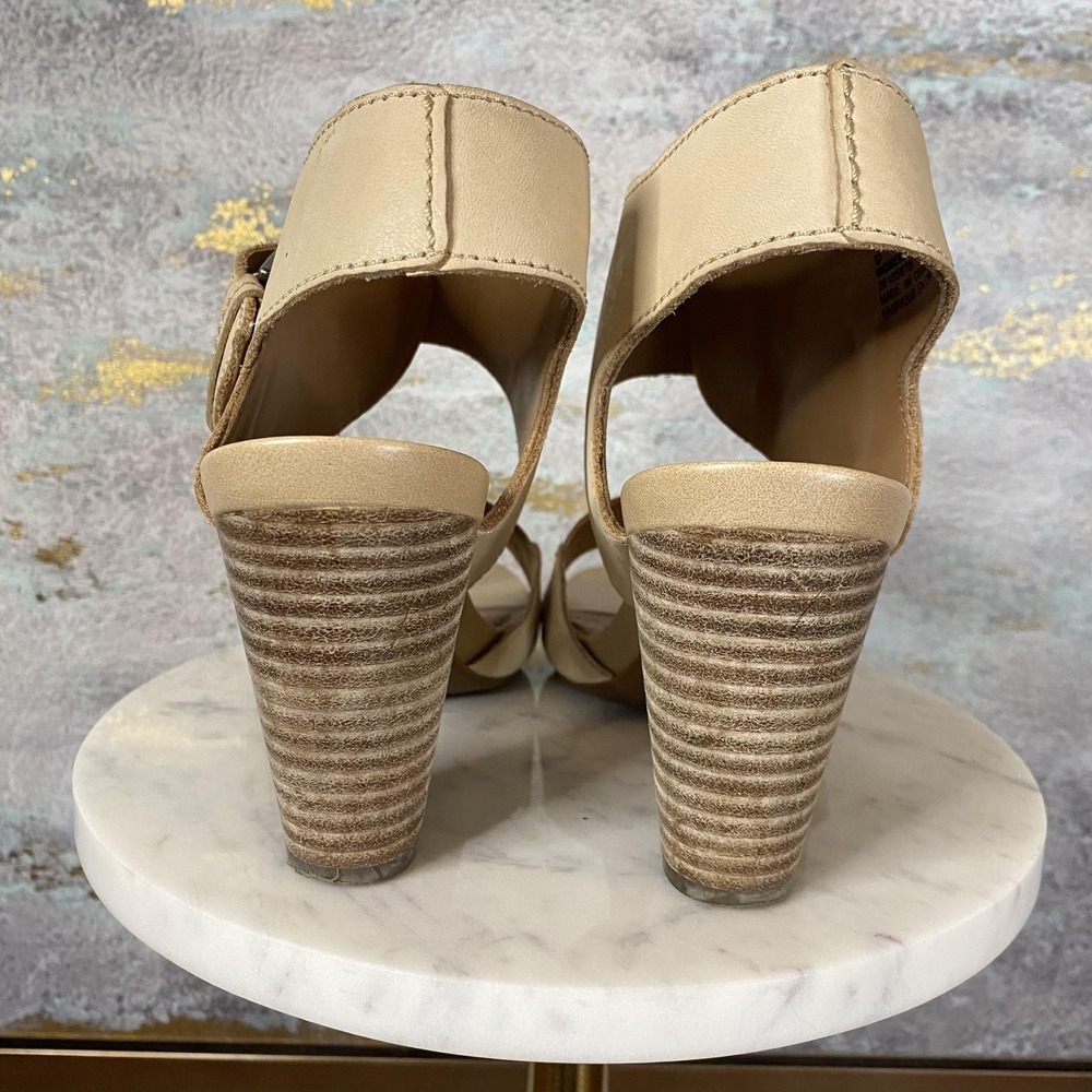 Clarks Artisan Sandals Shoes Womens Size 8 Beige Leather Strappy Block Heel - Picture 4 of 9